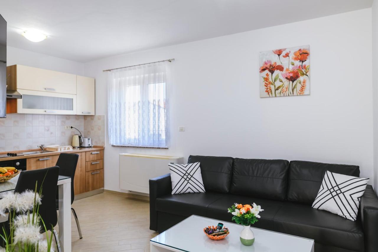 Apartments Mirela Копер Экстерьер фото